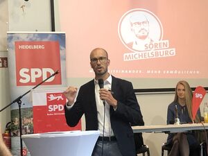 Sören Michelsburg bei seiner kämpferischen Rede vor den Mitgliedern des SPD-Kreisverbandes Heidelberg